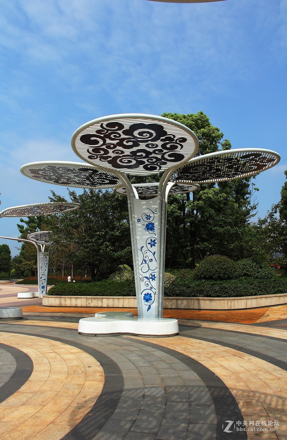 #佳能月赛-秋高气爽#雄伟壮观的南昌万达茂，青花瓷建筑风光。