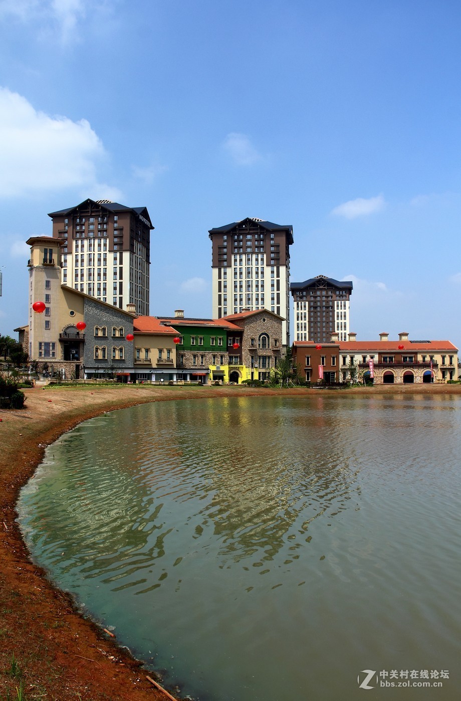 #佳能月赛-秋高气爽#雄伟壮观的南昌万达茂，青花瓷建筑风光。