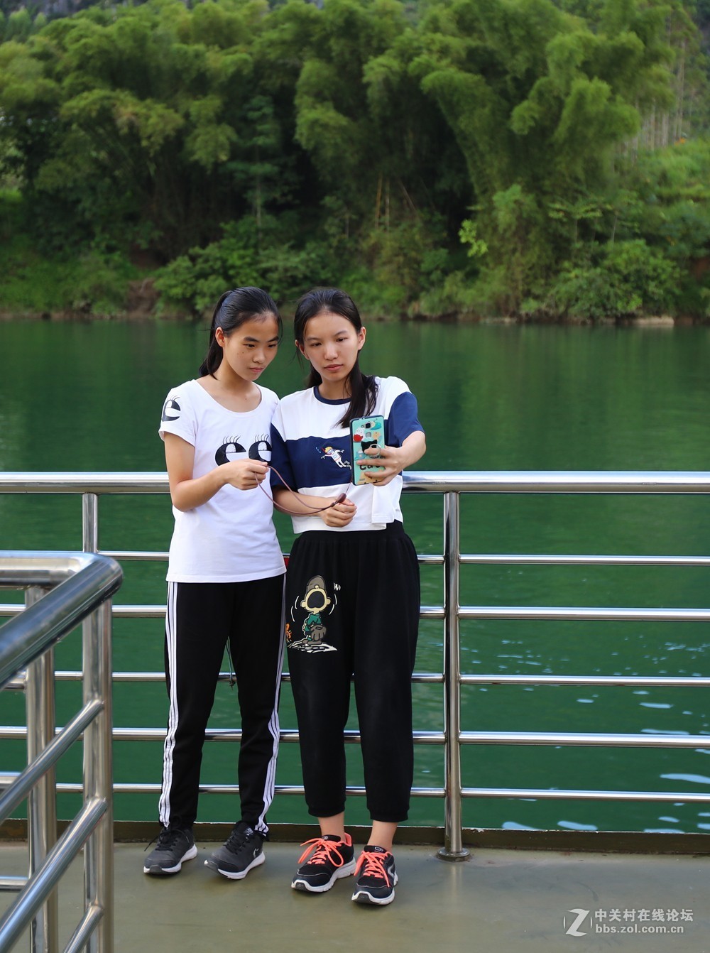 蓝色的红水河 之二