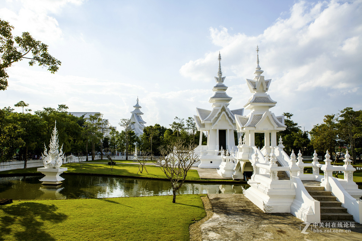 泰国“世界上最纯洁的一方净土”独树一帜的白庙超乎想象，唯一的金殿竟是……