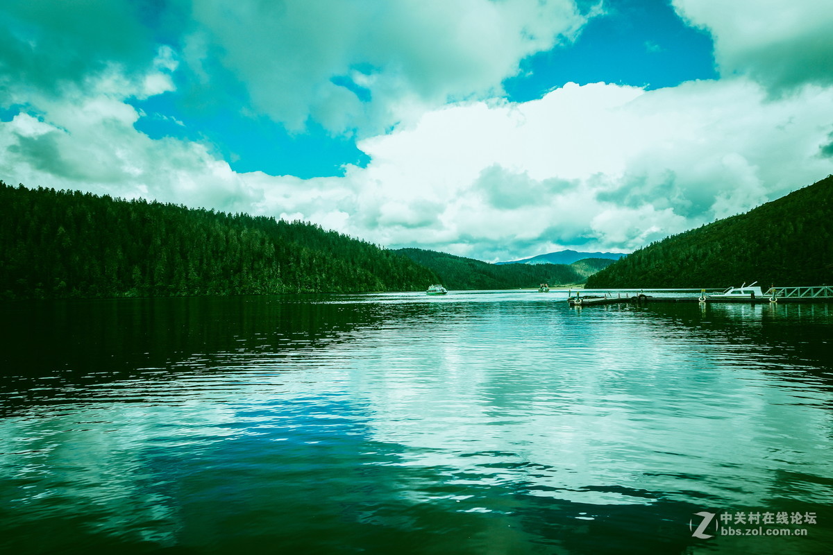 香格里拉。普达措