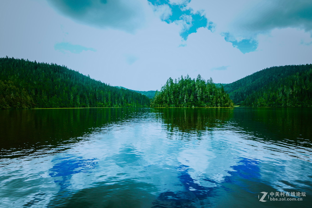 香格里拉。普达措