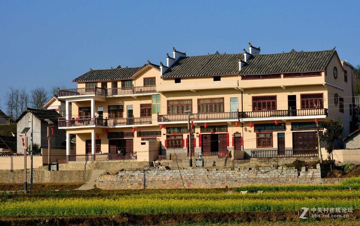 三岔河畔，美丽的纳孔布依寨