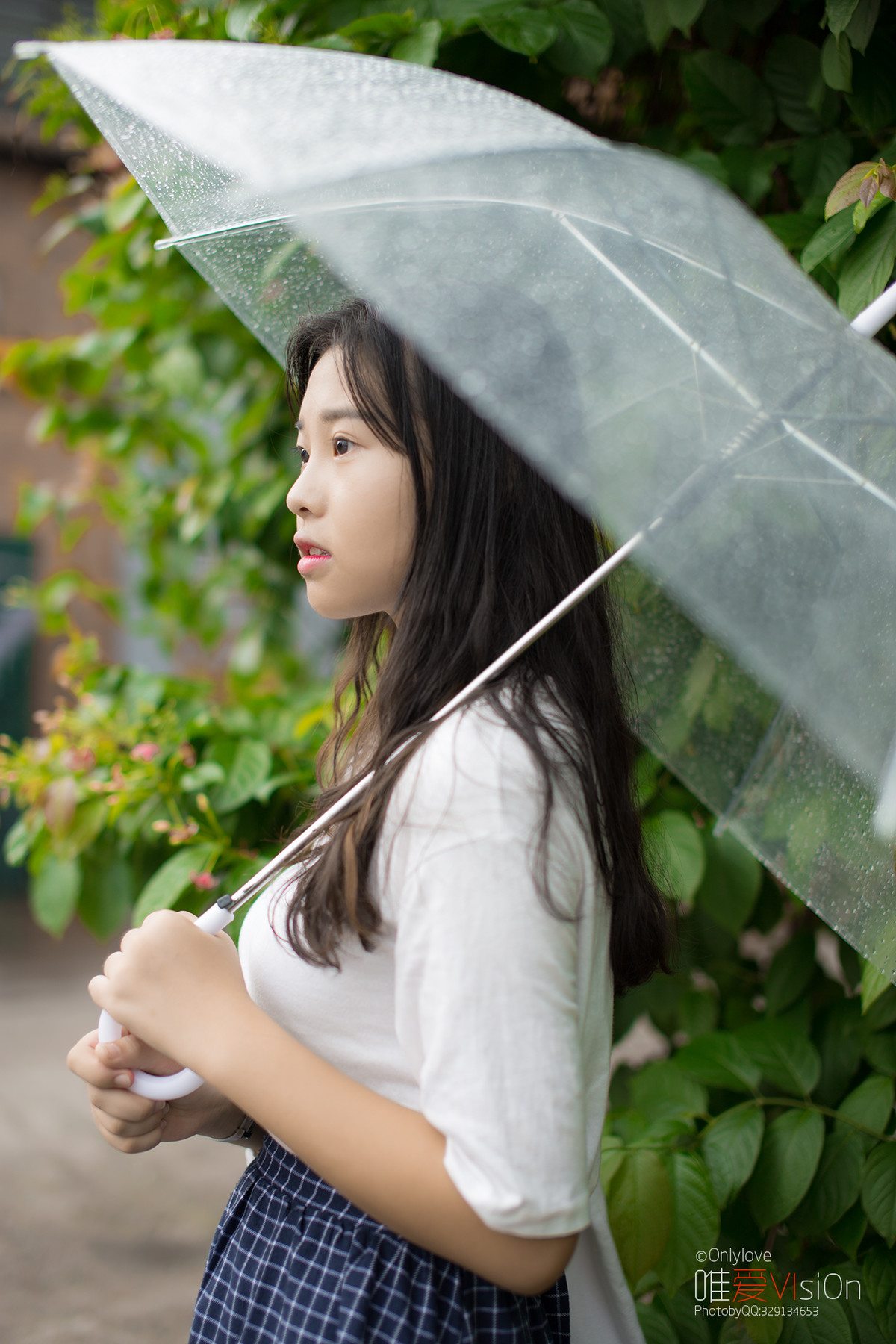 撑伞的女孩说过要一起去淋漓