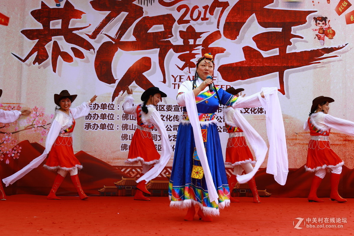 金鸡纳福，彩凤迎春〔贺贴〕