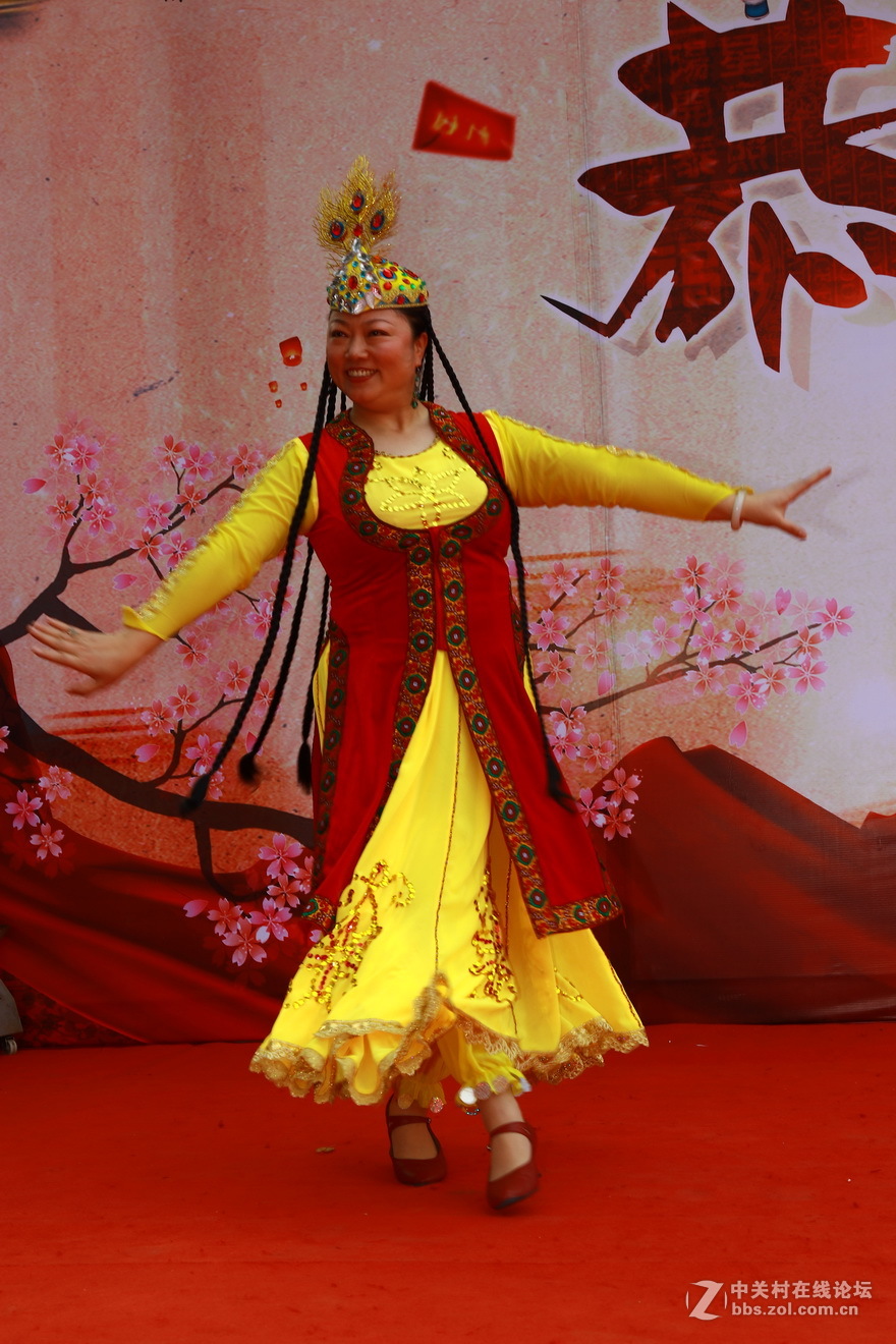 金鸡纳福，彩凤迎春〔贺贴〕