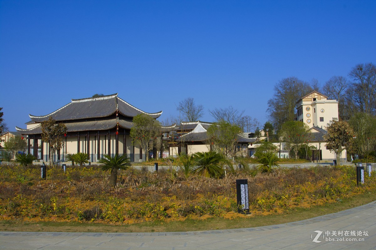 三岔河畔，美丽的纳孔布依寨