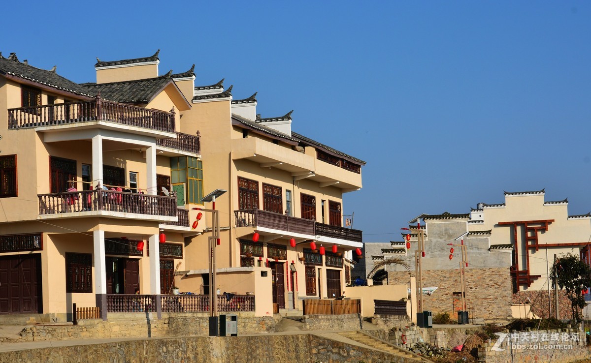 三岔河畔，美丽的纳孔布依寨