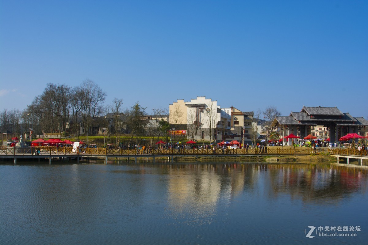 三岔河畔，美丽的纳孔布依寨