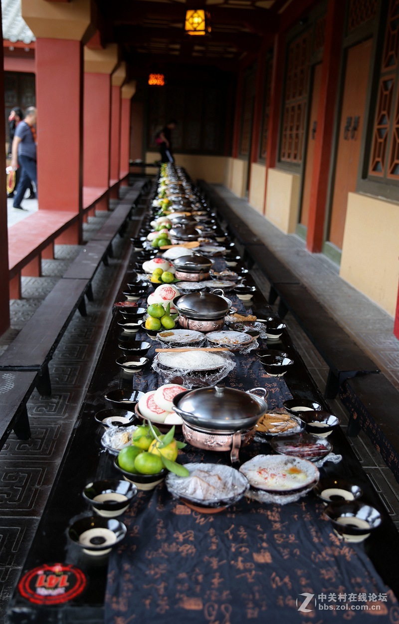 秦王宫里的万人长桌宴