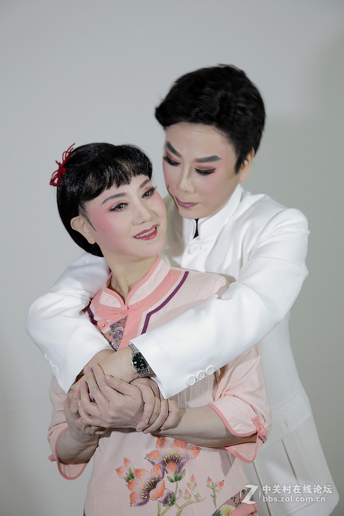 演出前后台化妆间