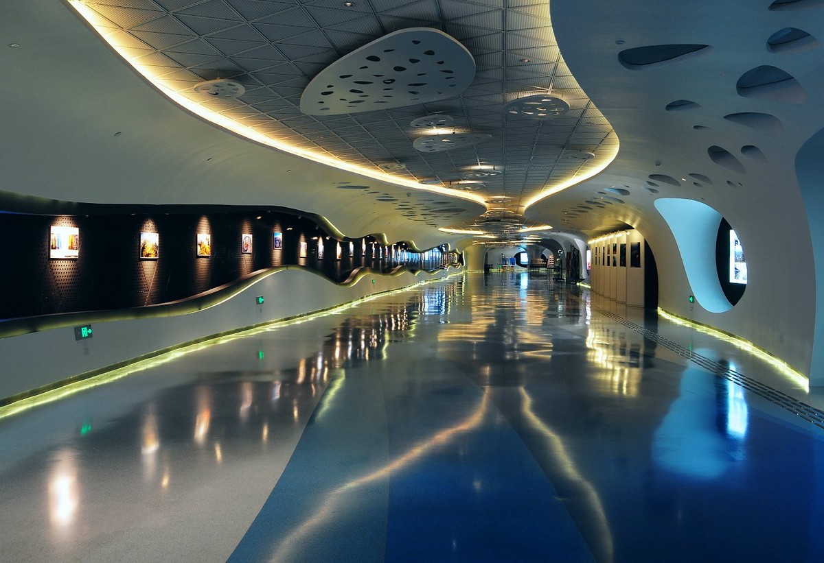 上海中心的一条公共艺术长廊