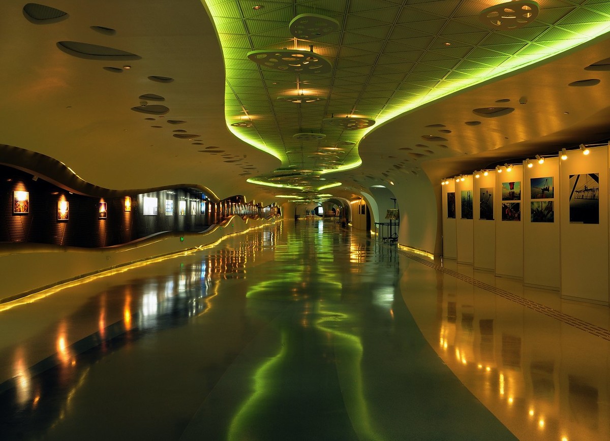 上海中心的一条公共艺术长廊