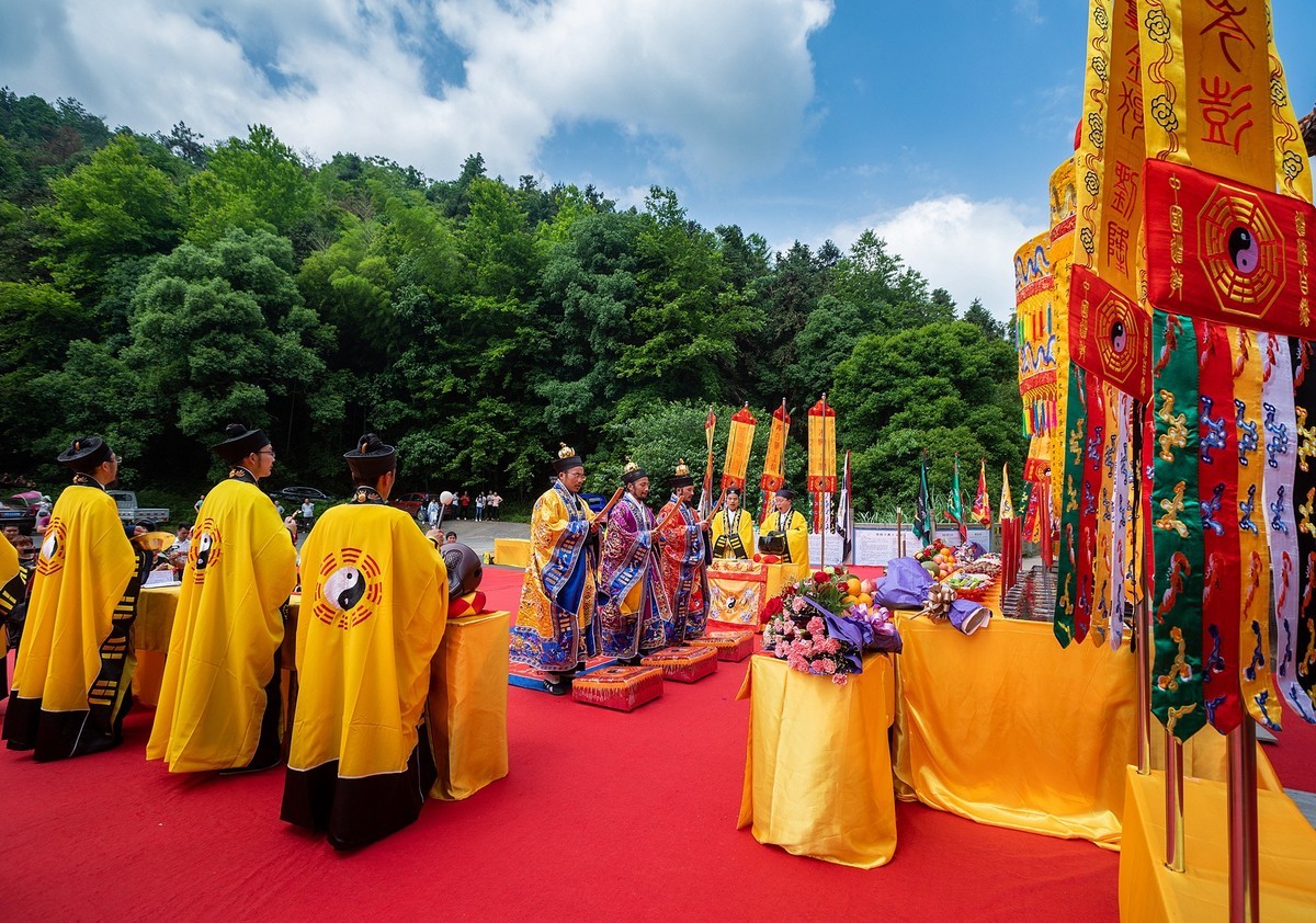 江西玉笥山：举办首届开坛法会