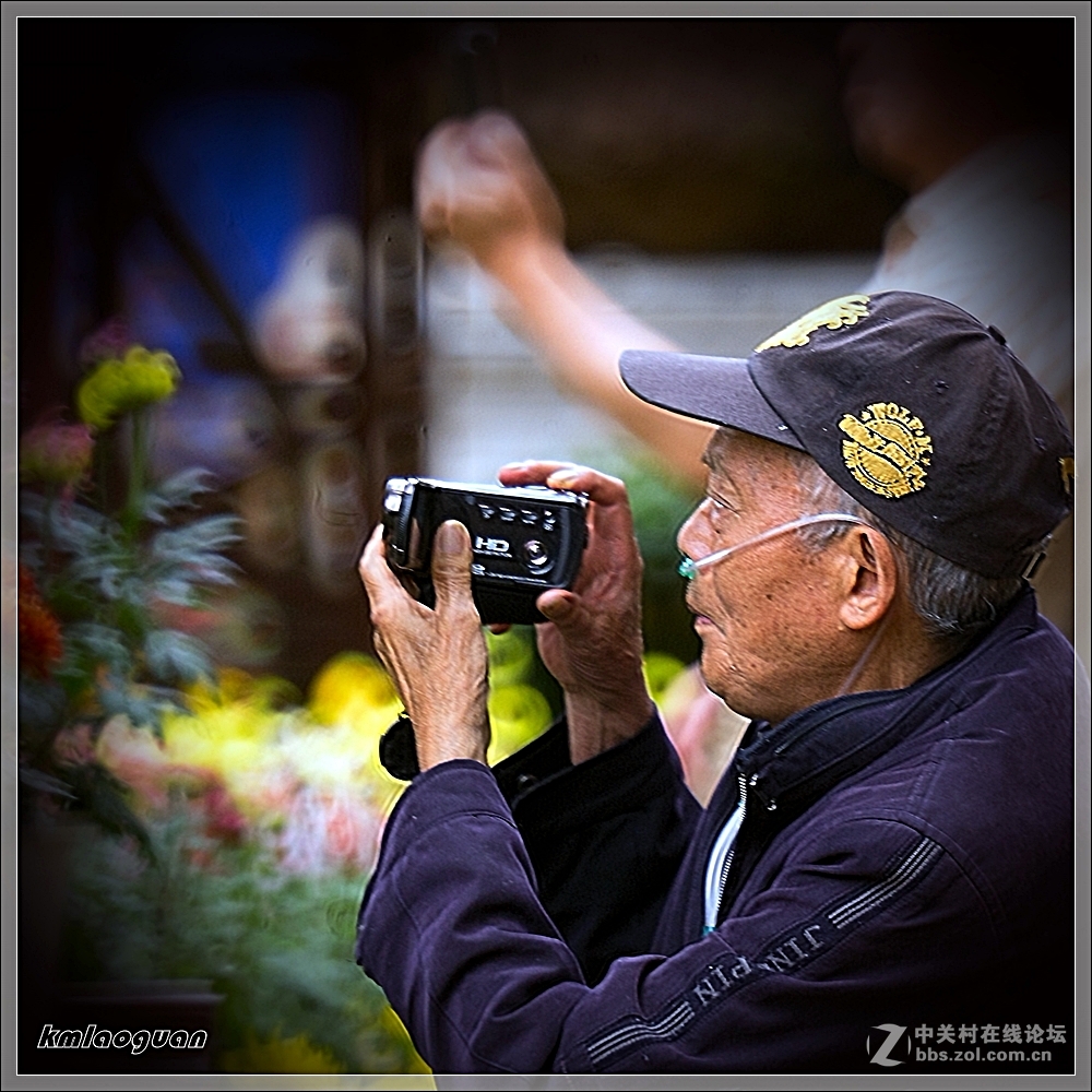 老哥精神可嘉——菊展速写3-中关村在线摄影论坛