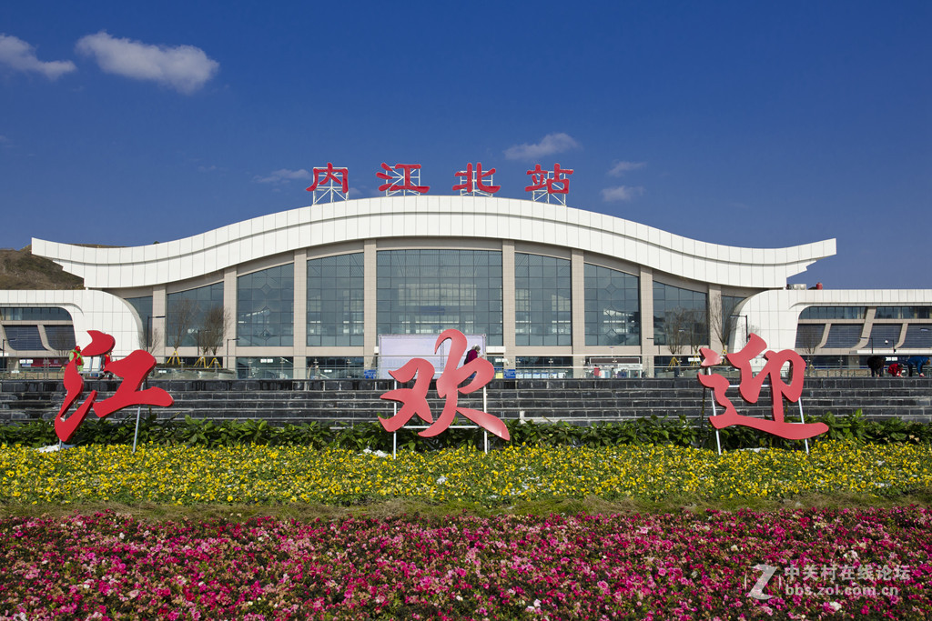 新建成的成渝高铁内江北站