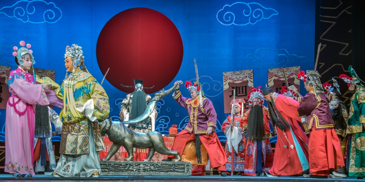 舞台摄影  川剧“铡美案”之《圣旨连摧放附马，包公怒铡陈世美》