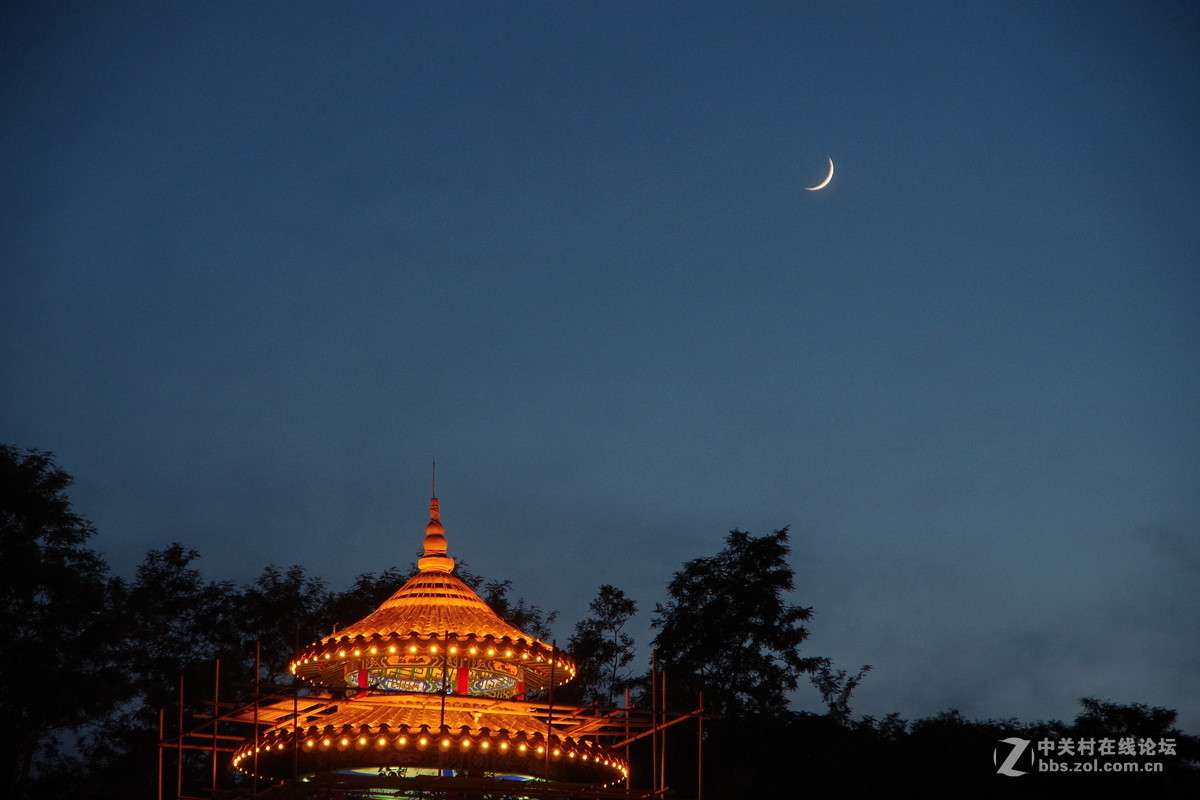 白银要创建全国的卫生文明城市，金鱼公园的亮化工程。