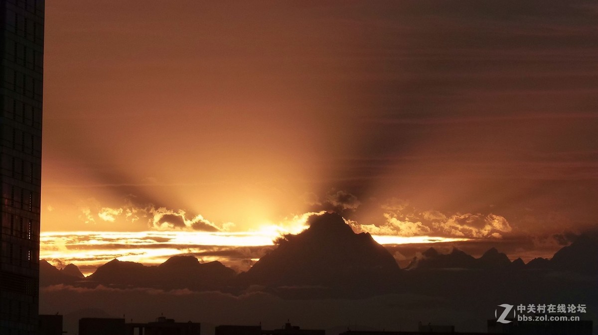 那城那雪山那晚霞