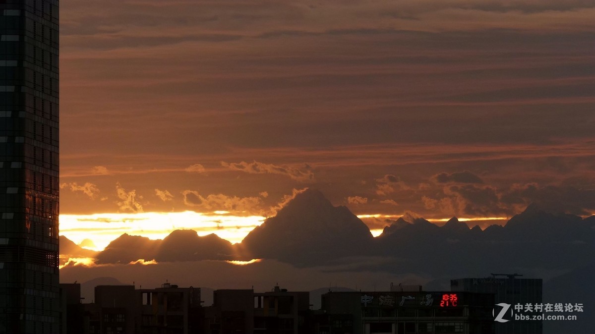 那城那雪山那晚霞