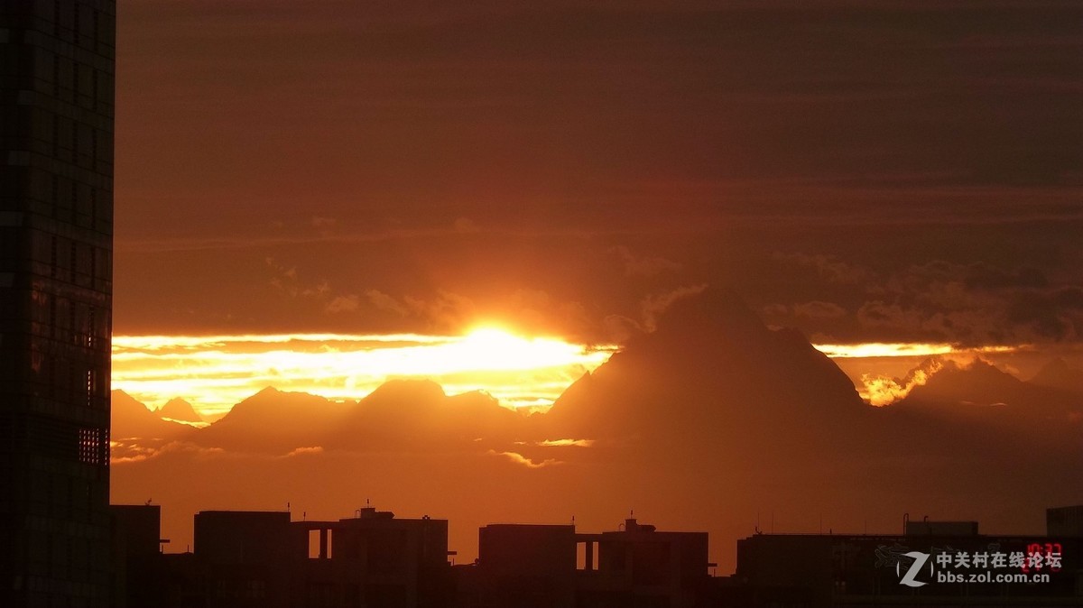 那城那雪山那晚霞