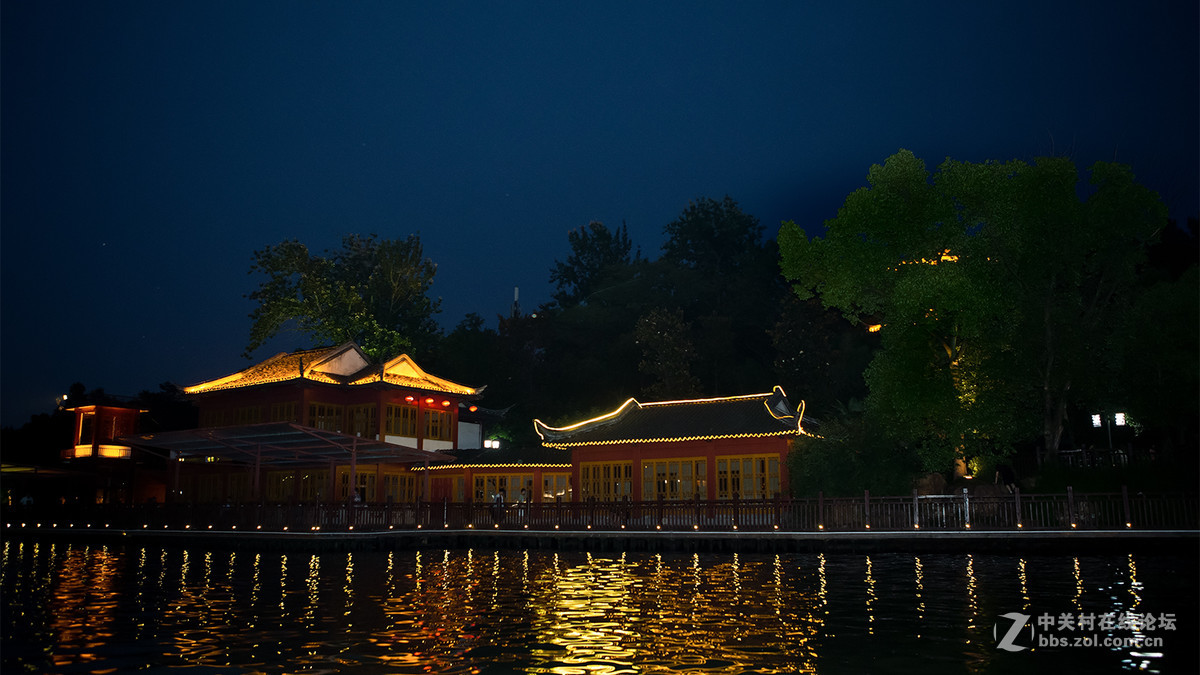 夜读秦淮