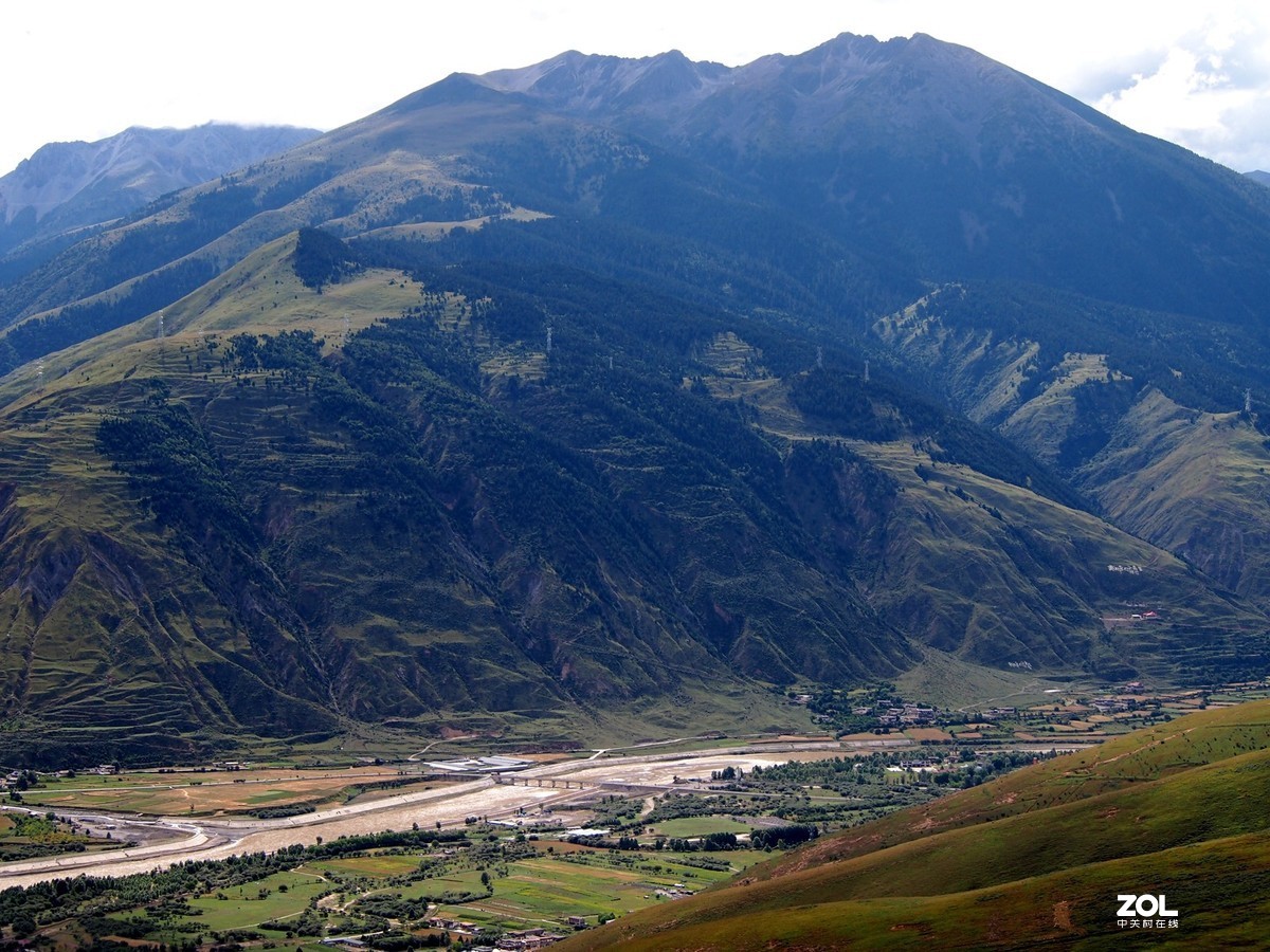 被山包围的小县城（下）
