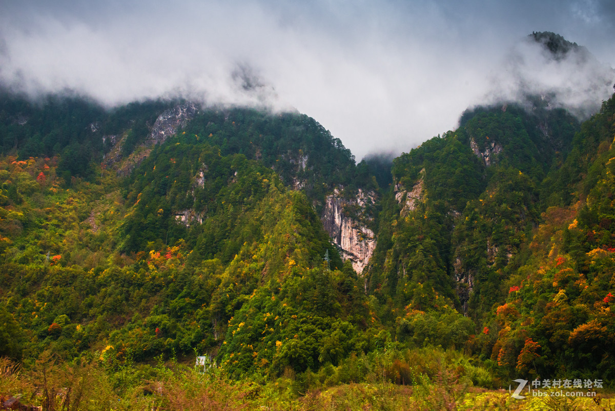 云来山更佳云去山如画山因去晦明云共山高下