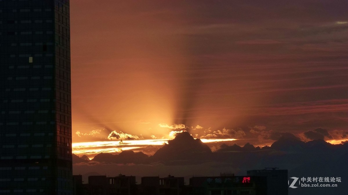 那城那雪山那晚霞