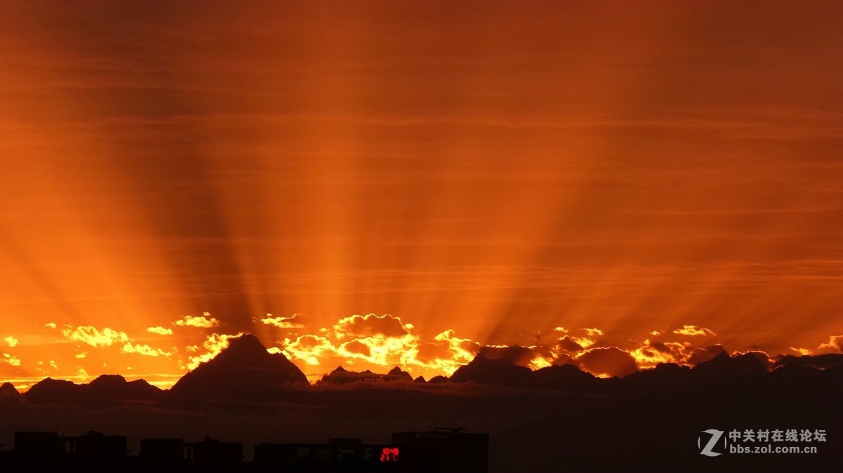 那城那雪山那晚霞