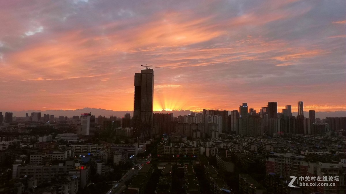 那城那雪山那晚霞