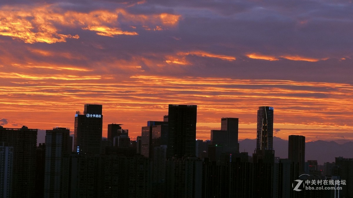 那城那雪山那晚霞