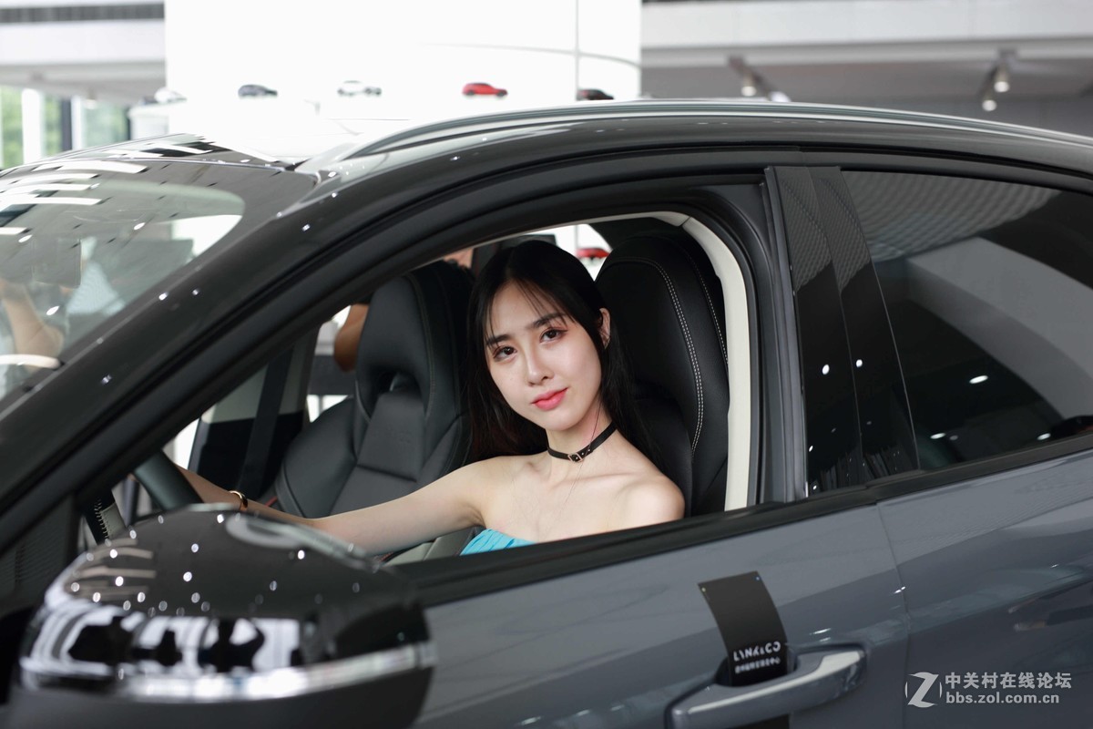 初次拍车模，试试镜头，佳能24-70和适马50。