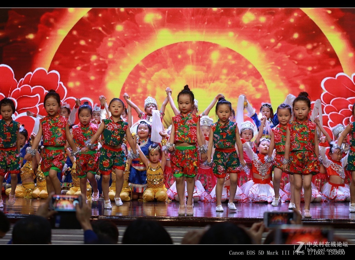 伊对伊儿童教育八周年庆汇报表演插曲