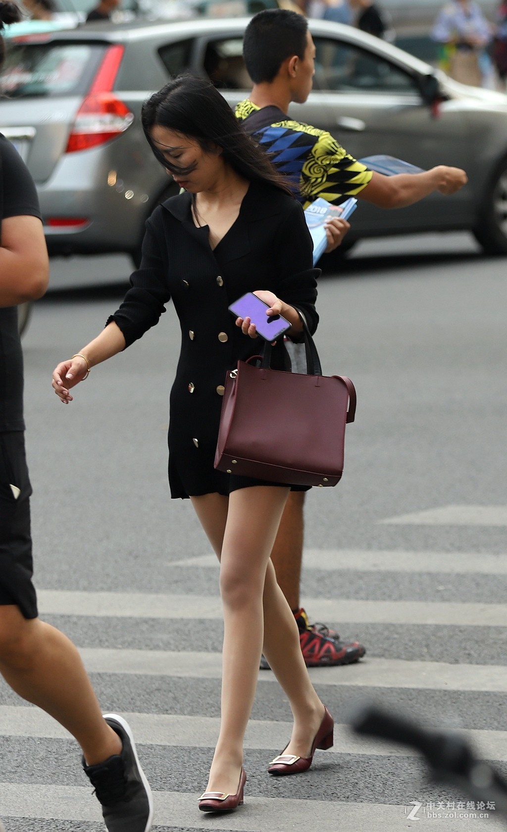 小白兔美腿组图，第一次被指着抗议了