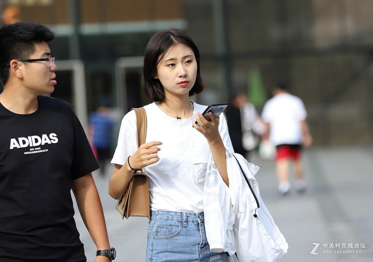 小白兔美腿组图，第一次被指着抗议了