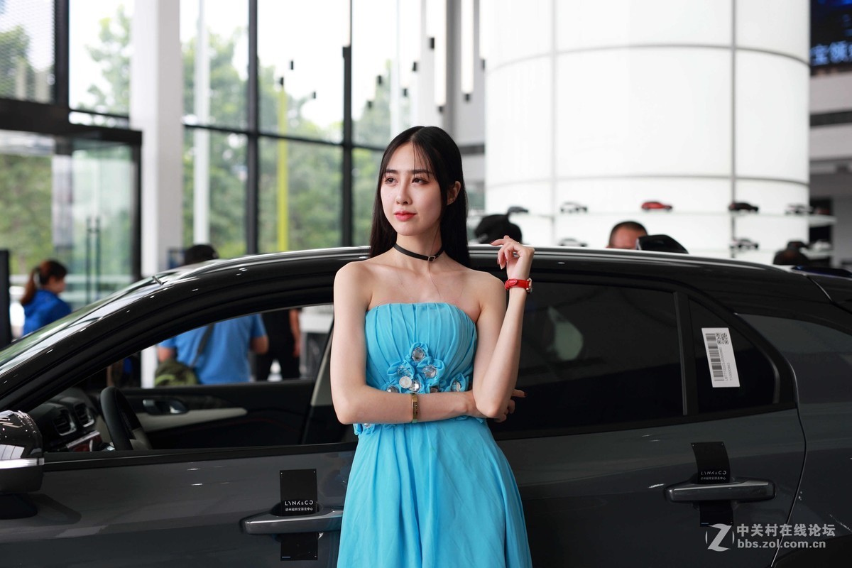 初次拍车模，试试镜头，佳能24-70和适马50。