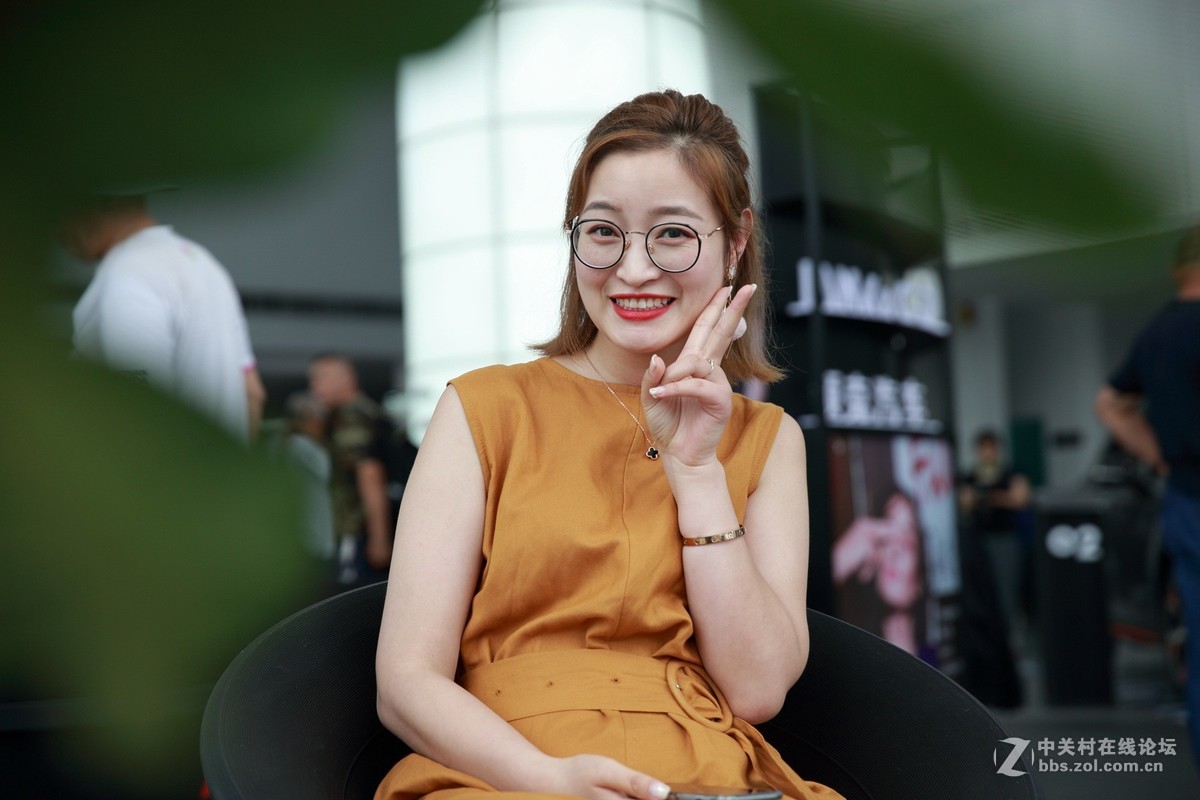 初次拍车模，试试镜头，佳能24-70和适马50。