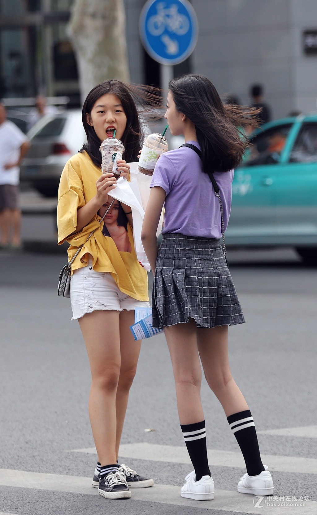 小白兔美腿组图，第一次被指着抗议了