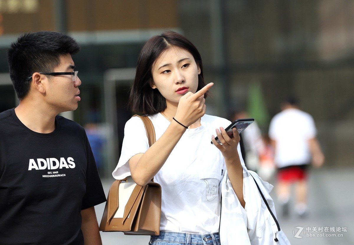 小白兔美腿组图，第一次被指着抗议了