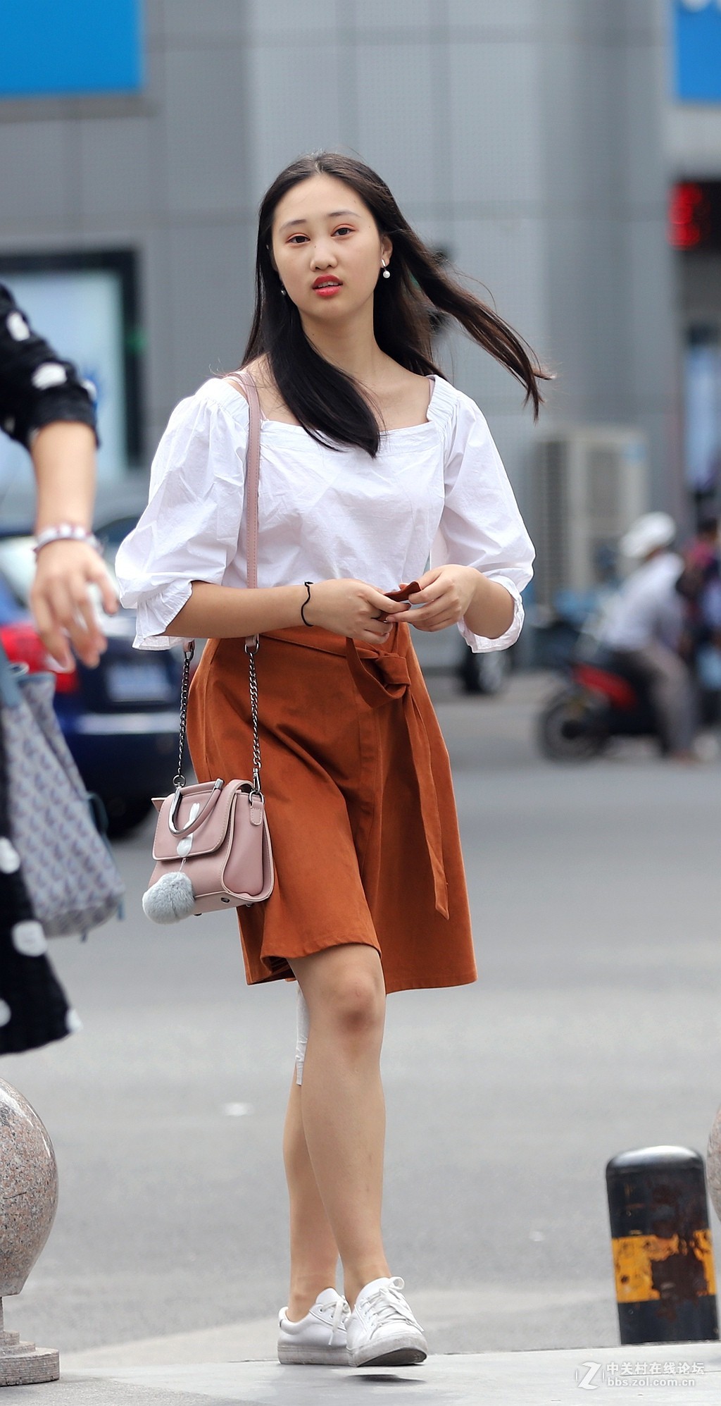 小白兔美腿组图，第一次被指着抗议了