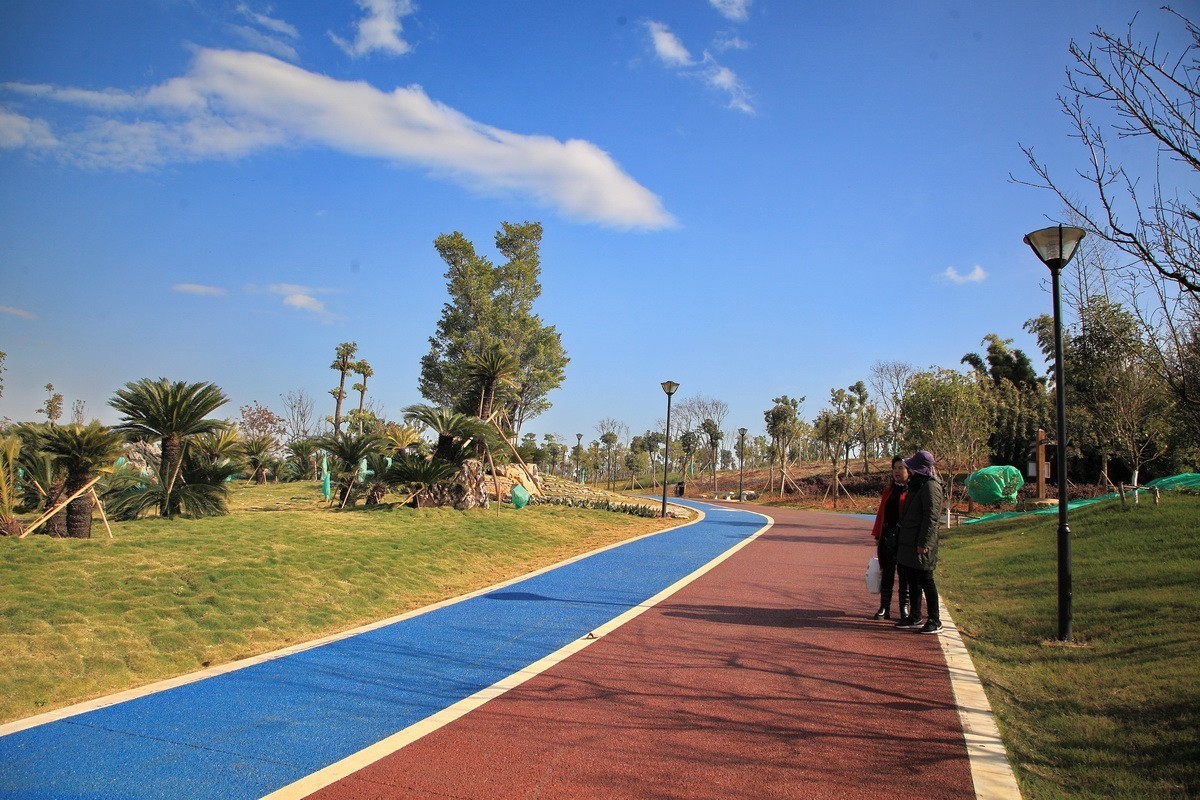 舒适的步道，优美的线条