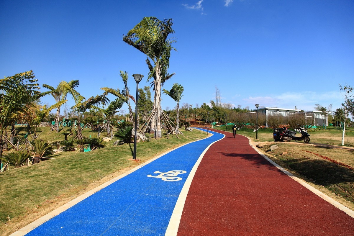 舒适的步道，优美的线条