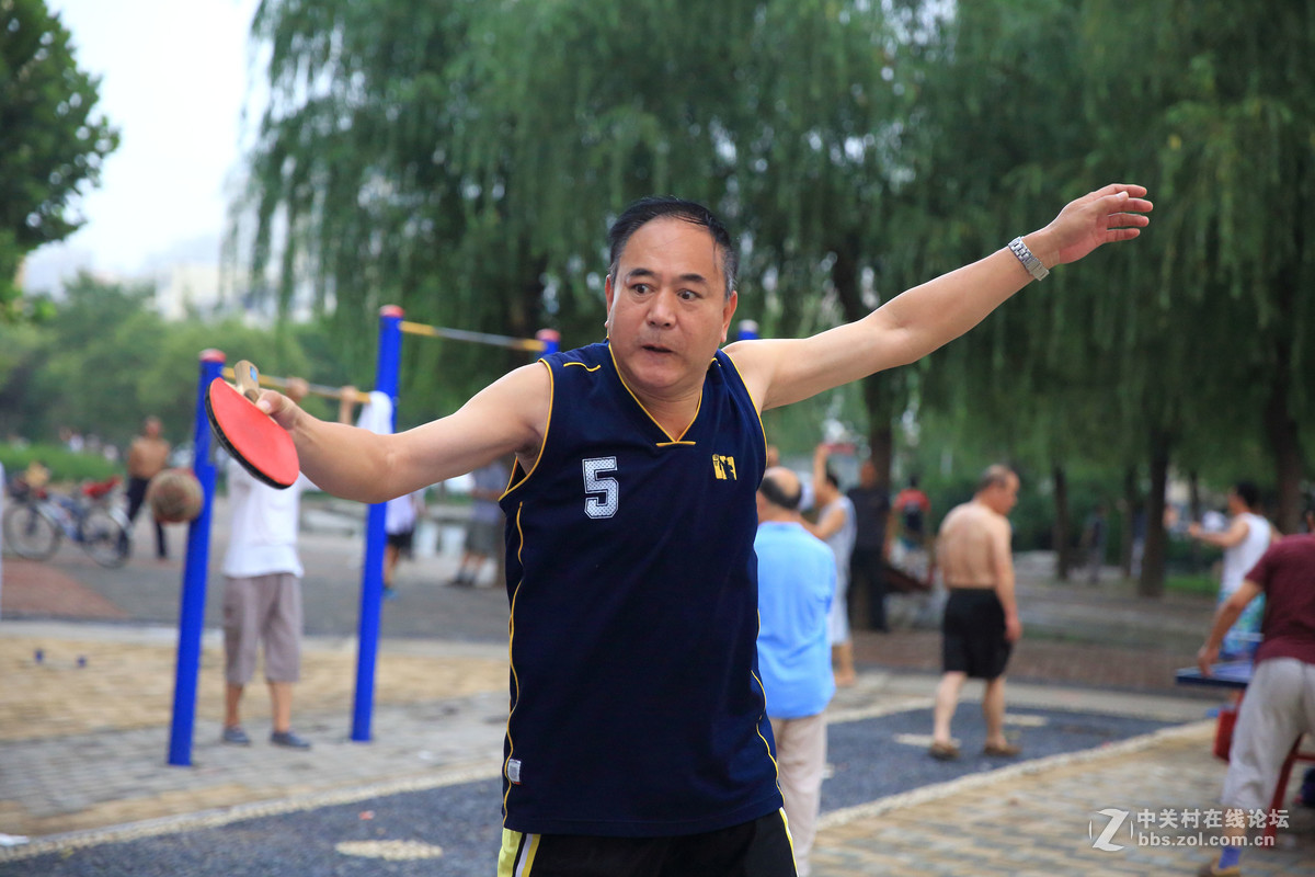 乒乓练习之一：棋逢对手。