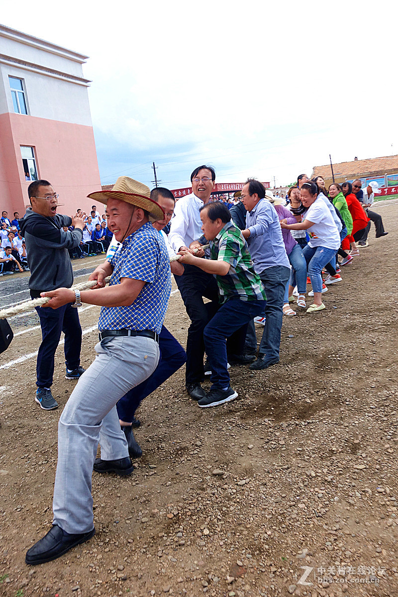 教师风采【南北校教师友谊赛（拔河比赛）】