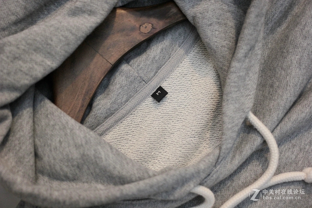 冷光色，高感大光圈下的试镜。