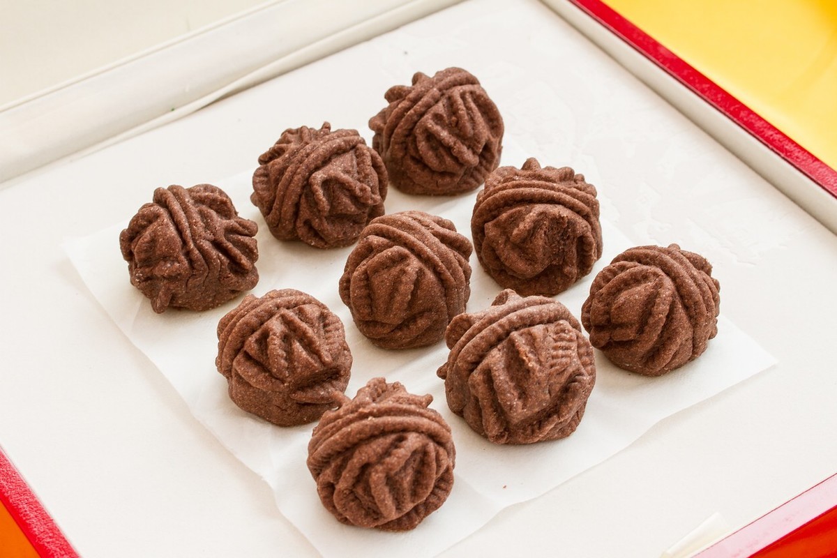 永诺50  1.4    拍面点   （室内自然光）