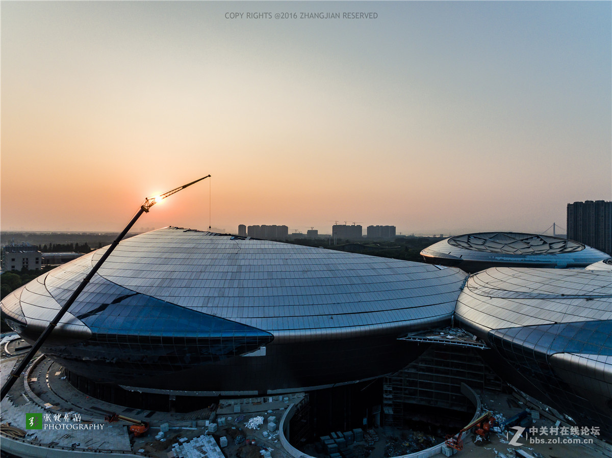 在建的江苏大剧院