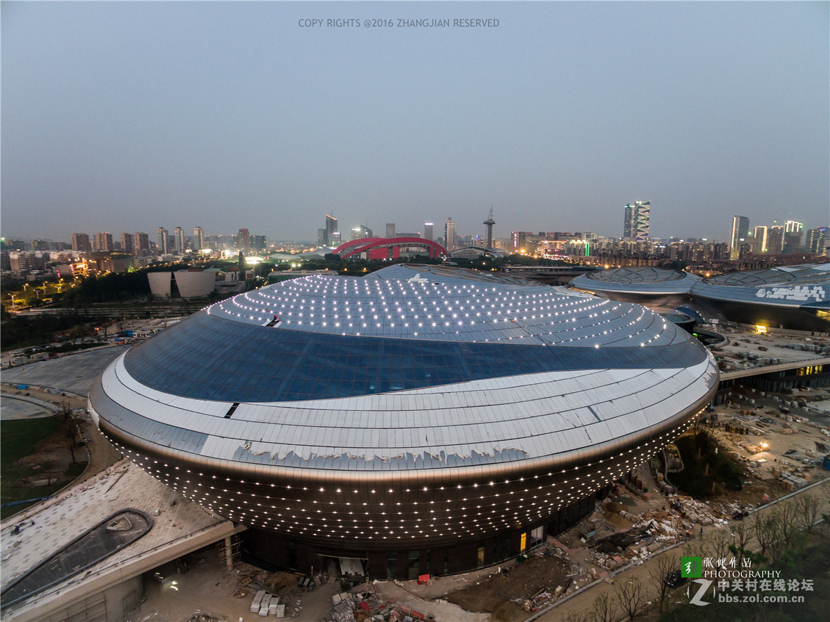 在建的江苏大剧院