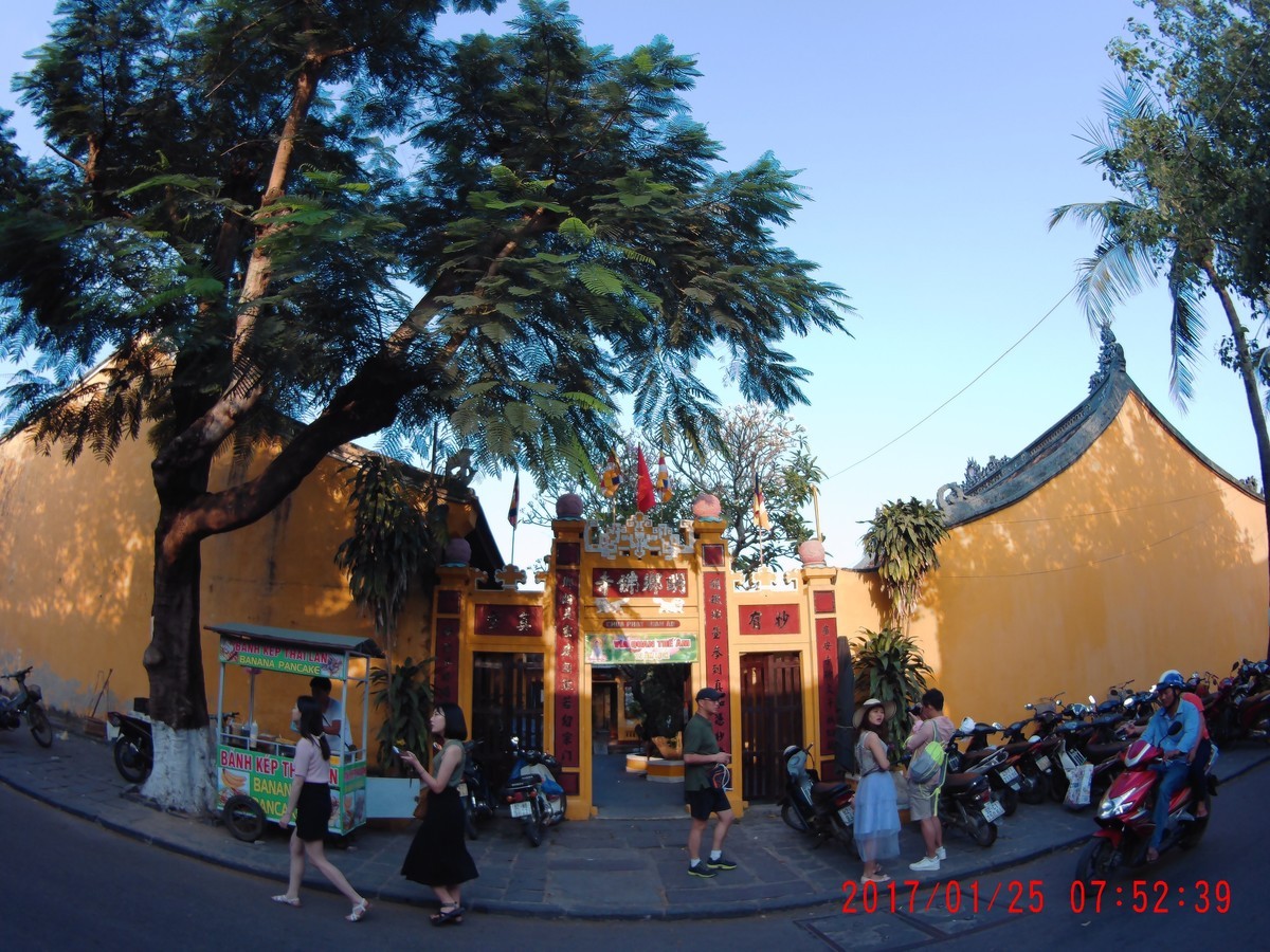 请教ps大神运动相机拍摄的畸变的照片如何后期变成正常的